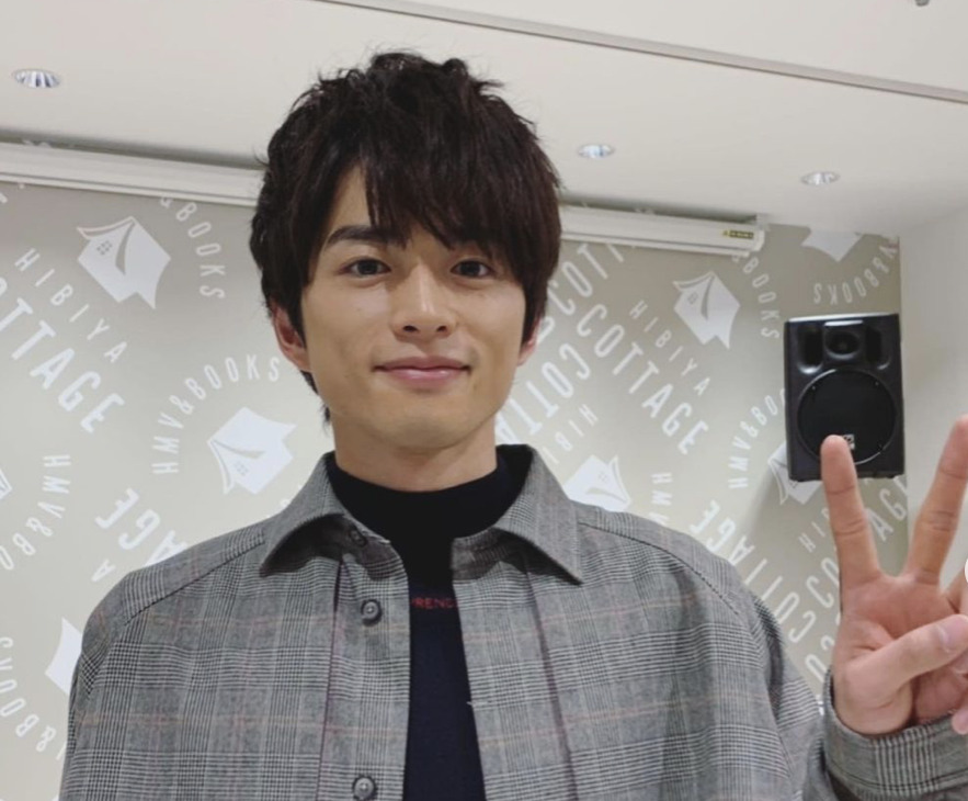 動画 白洲迅のアドリブキスシーンがセクシー 筋肉凄くて色気がヤバい 画像